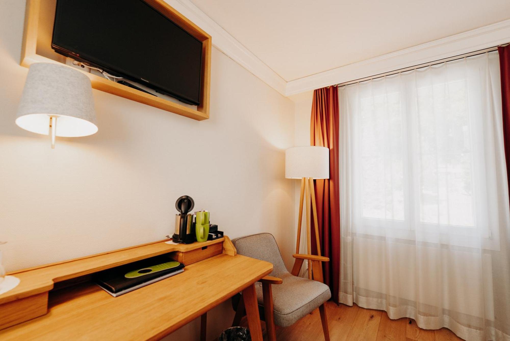Parkhotel Schoenegg Гриндельвальд Номер фото
